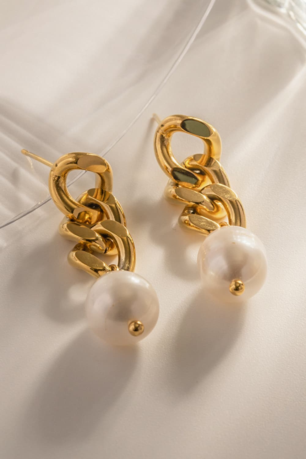 Freshwater pearl earrings product detail